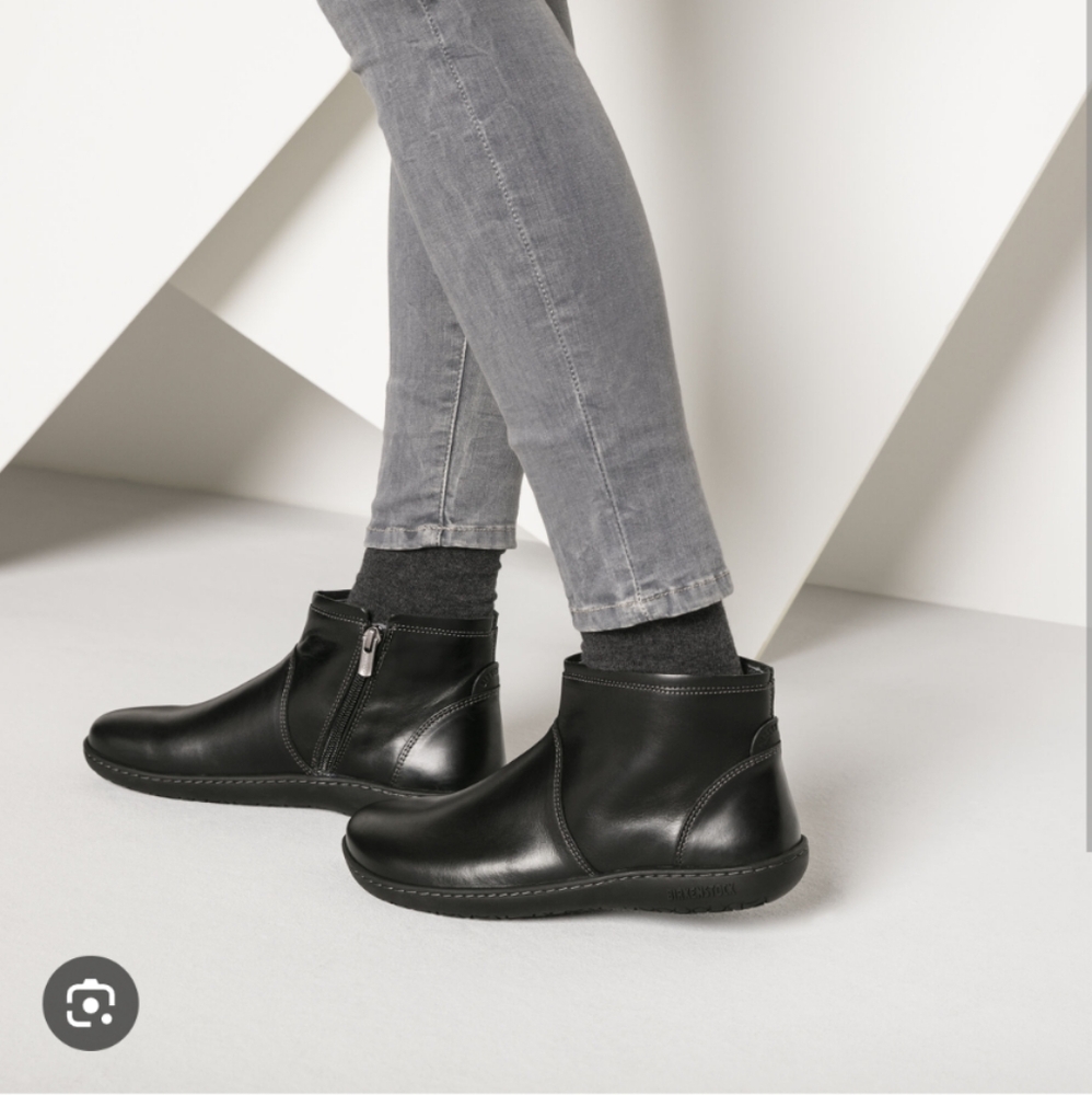 Birkenstock Bennington Leather Zip Up Ankle Booties in Black